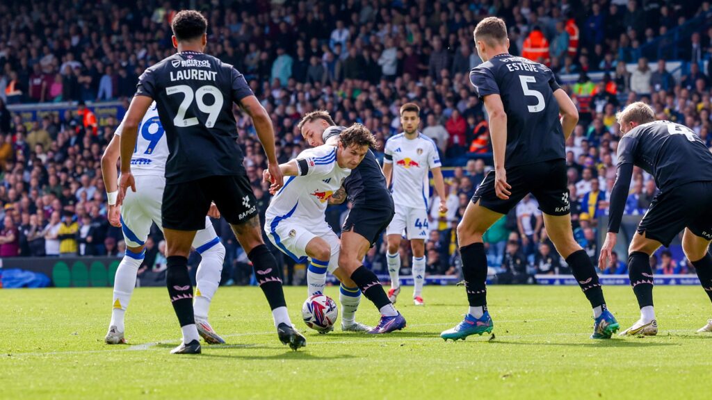 nhan-dinh-soi-keo-burnley-vs-leeds-luc-03h00-ngay-28-1-2025-1